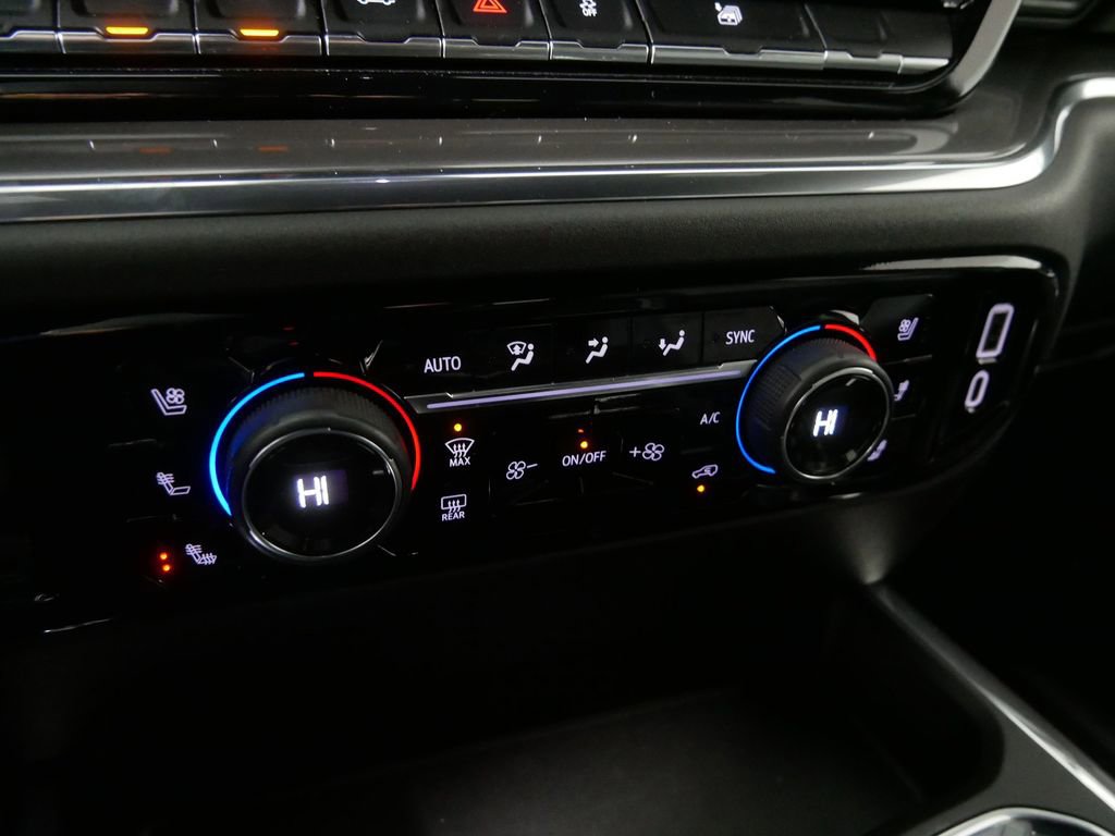 Used 2023 Chevrolet Silverado 1500 High Country w/ Technology Package image 27