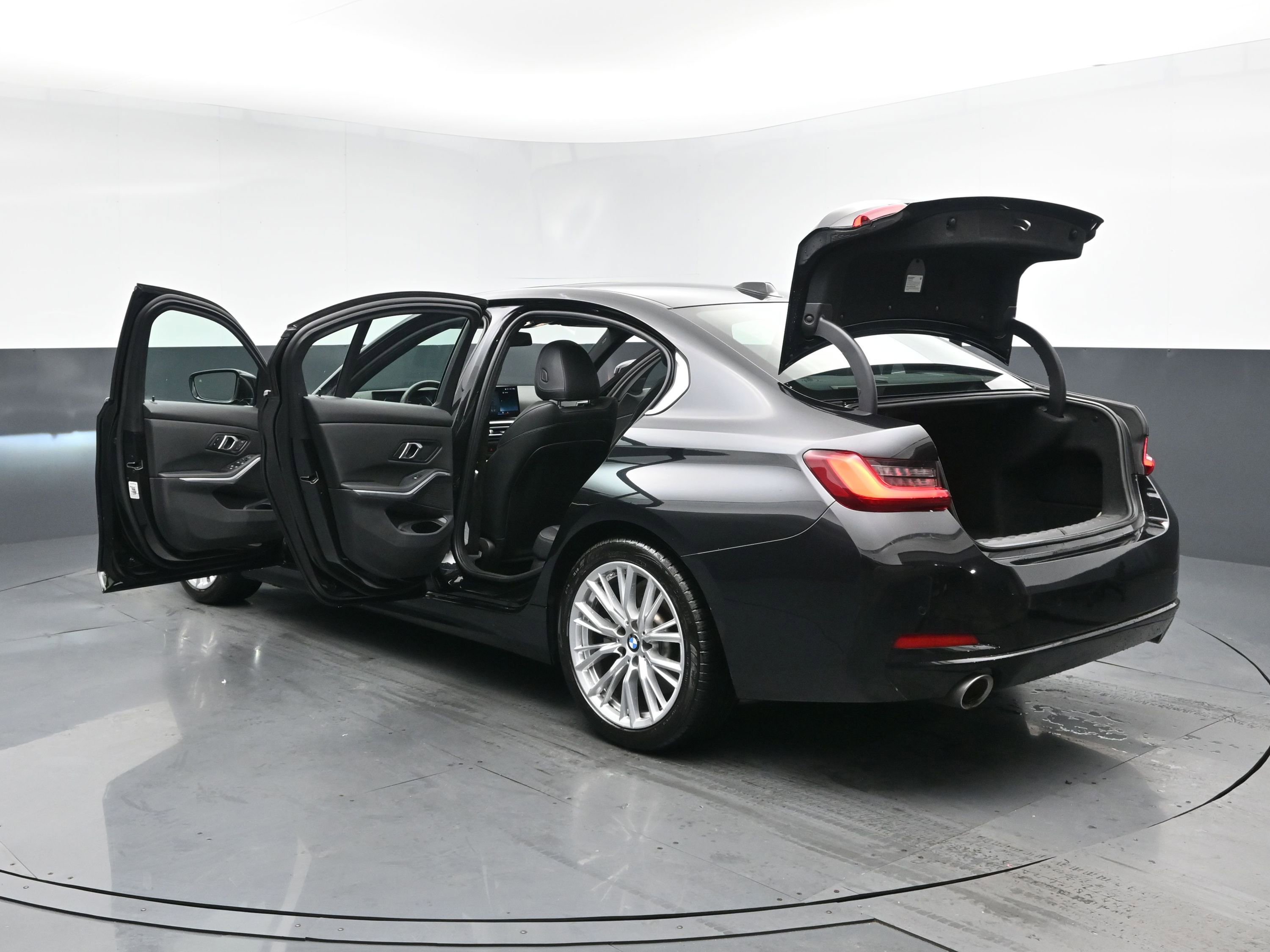 Used 2024 BMW 330i Sedan image 31