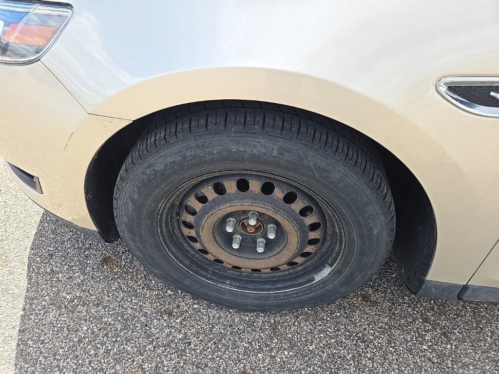 Used 2018 Ford Taurus Limited image 10