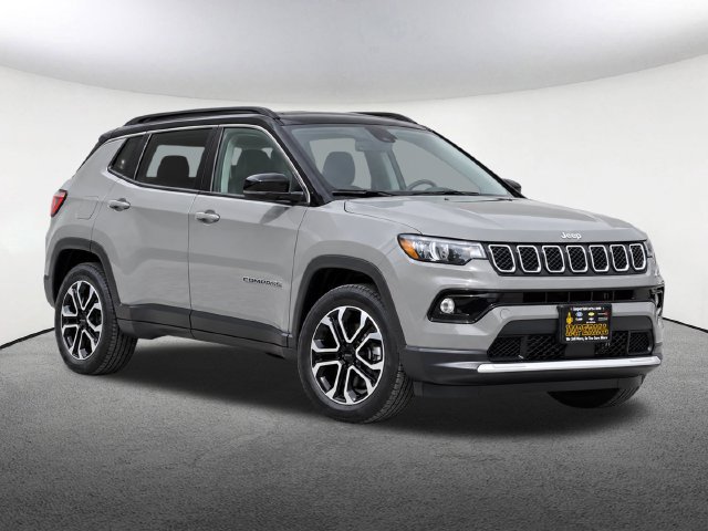 Used 2023 Jeep Compass Limited AWD/4WD image 2