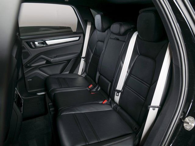 Certified 2023 Porsche Cayenne Platinum Edition image 13