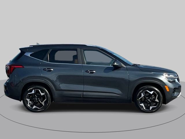 Used 2024 Kia Seltos EX AWD/4WD image 3