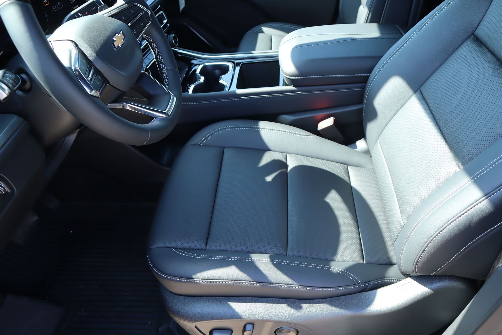 New 2026 Chevrolet Traverse LT w/ Enhanced Driving Package FWD image 15