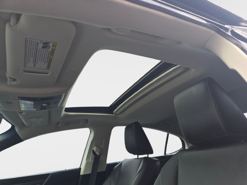 Certified 2024 Lexus ES 300h w/ Premium Package FWD image 29