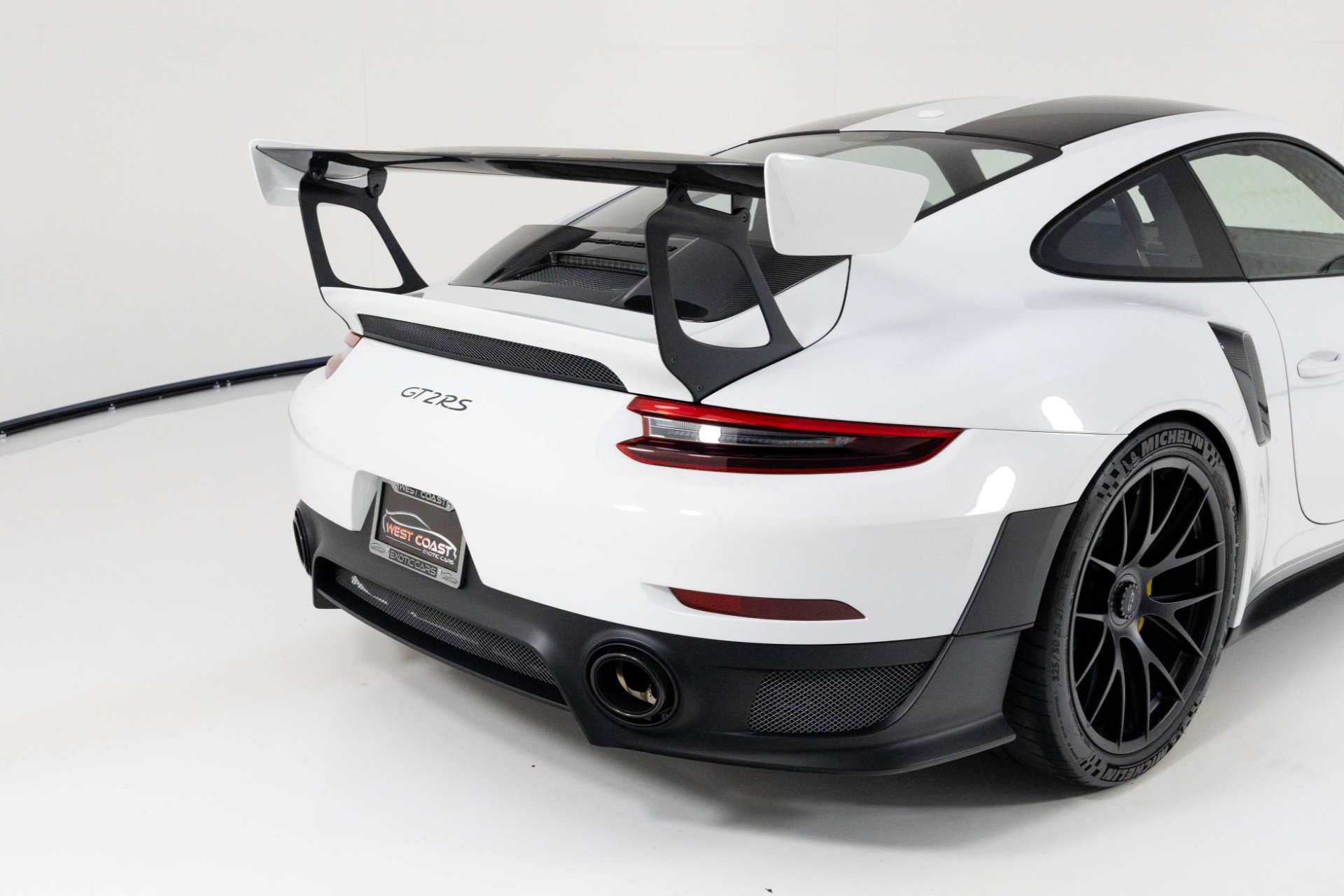 Used 2018 Porsche 911 GT2 RS image 68