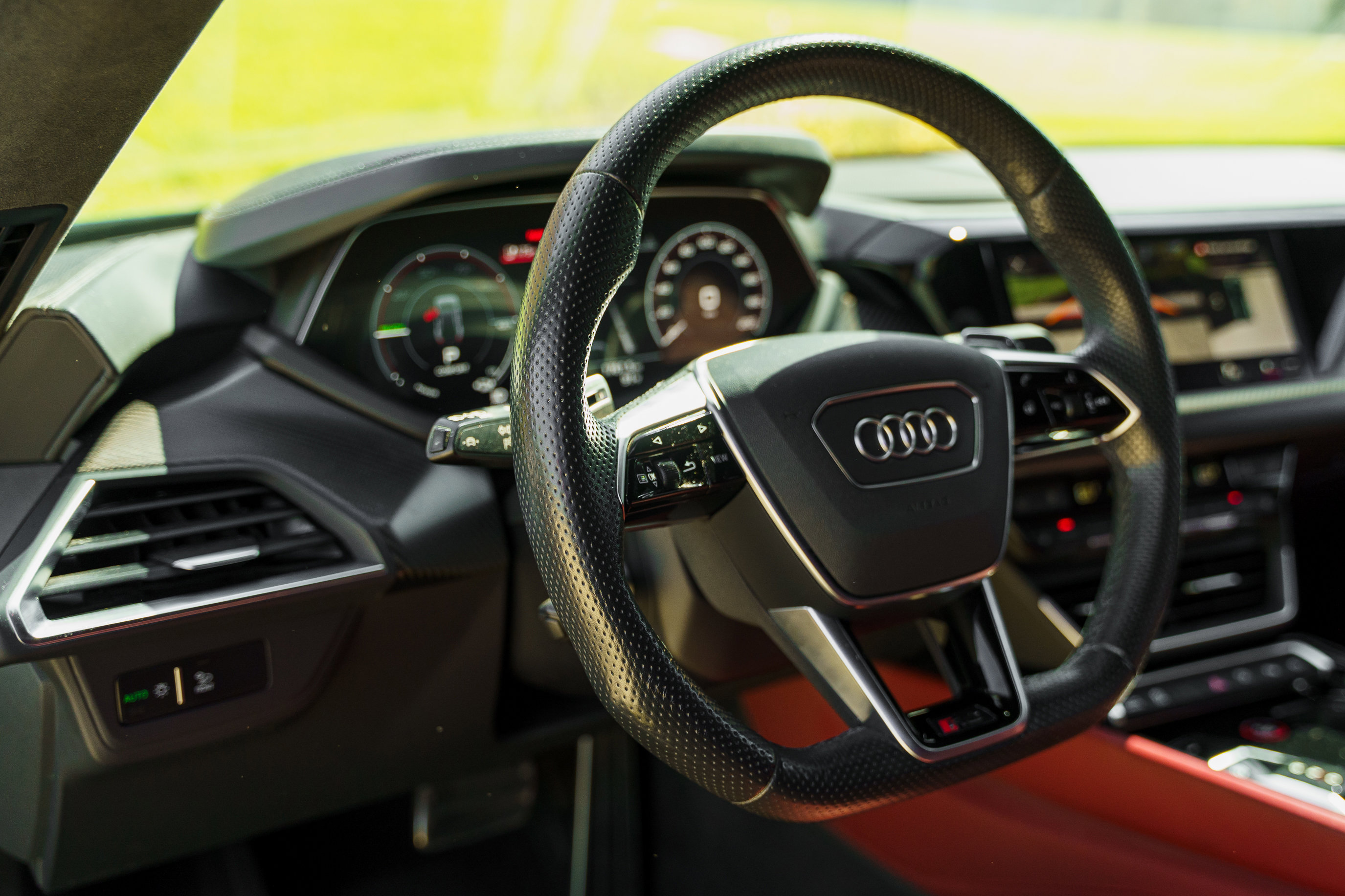 Certified 2023 Audi RS e-tron GT w/ Carbon Performance Package AWD/4WD image 10
