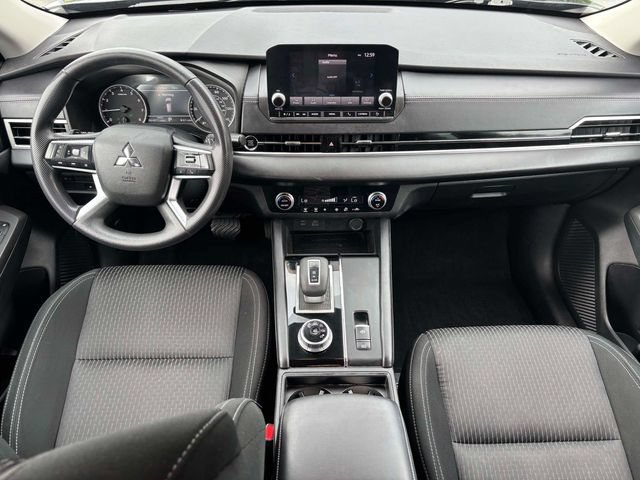 Used 2023 Mitsubishi Outlander ES FWD image 20