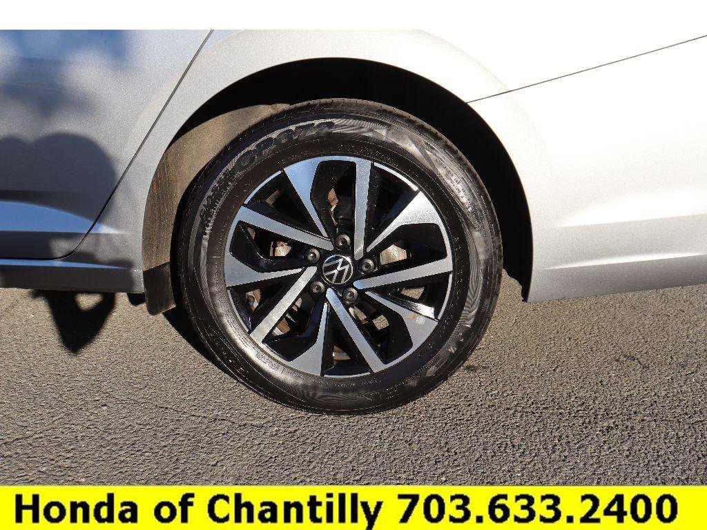 Used 2022 Volkswagen Jetta S image 27