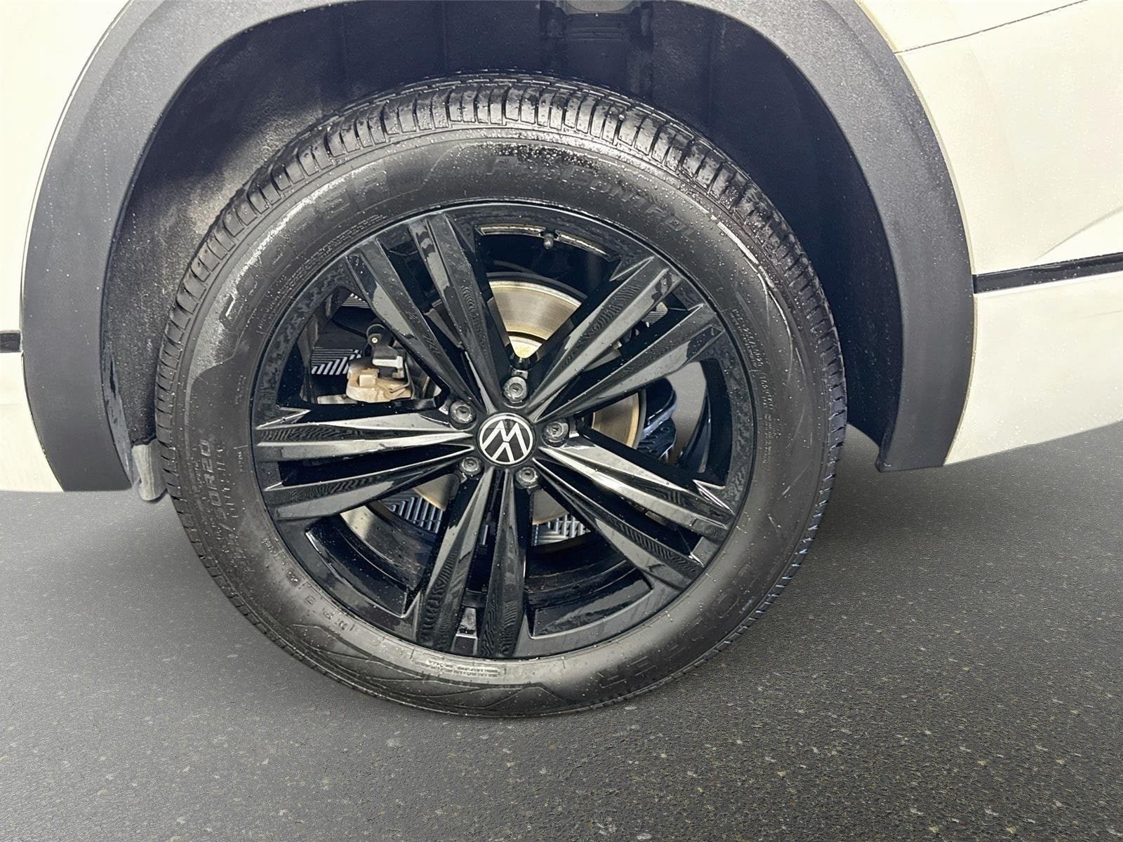 Used 2023 Volkswagen Atlas SEL R-Line AWD/4WD image 33