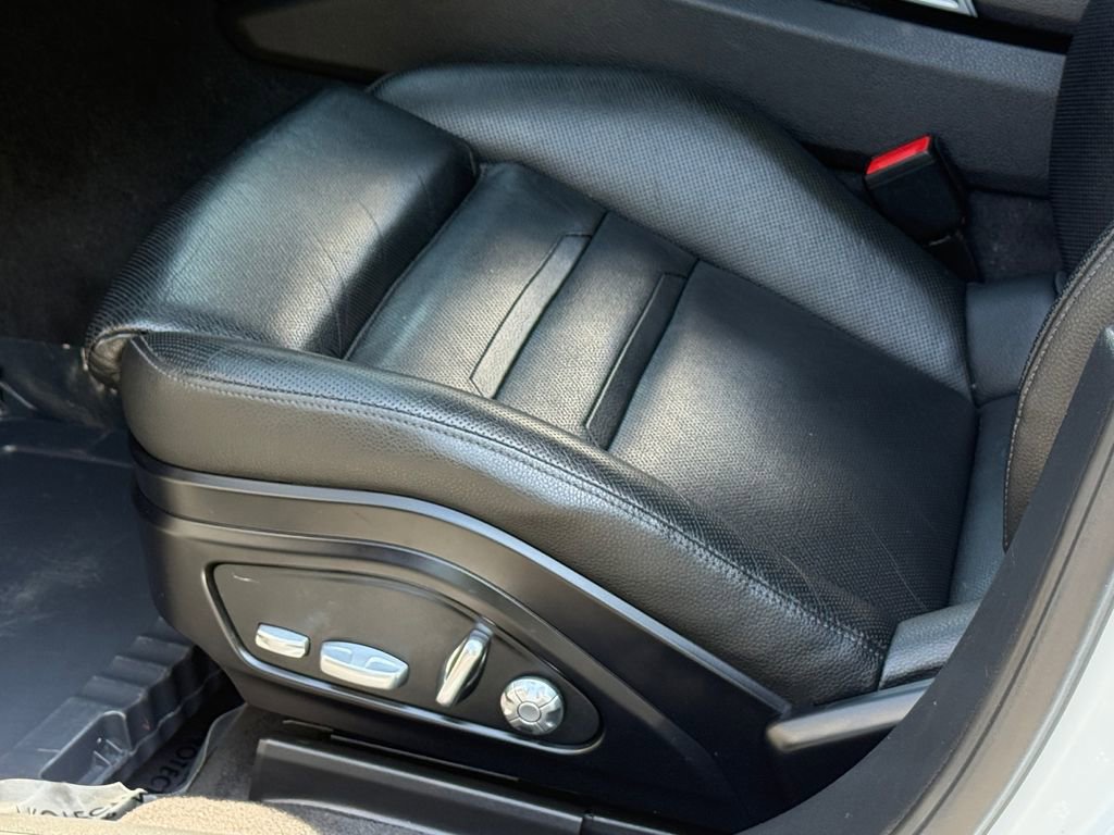 Used 2021 Porsche Panamera 4 AWD/4WD image 24