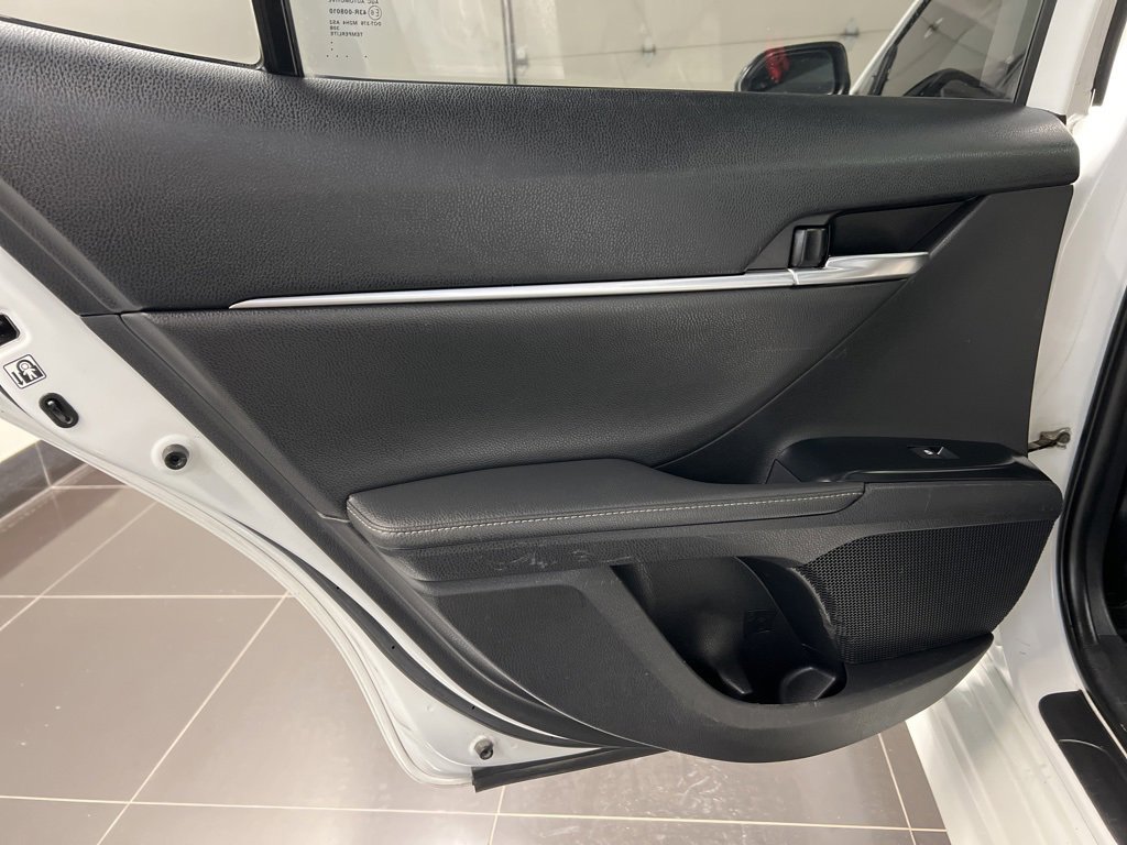 Used 2019 Toyota Camry XSE image 30