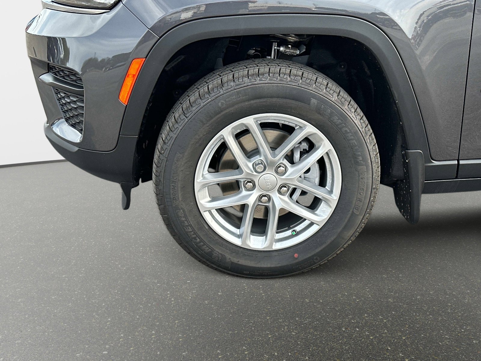 New 2025 Jeep Grand Cherokee Laredo X w/ Luxury Tech Group I AWD/4WD image 11