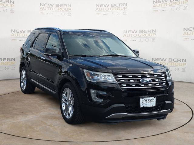 Used 2016 Ford Explorer Limited w/ Equipment Group 301A FWD image 7