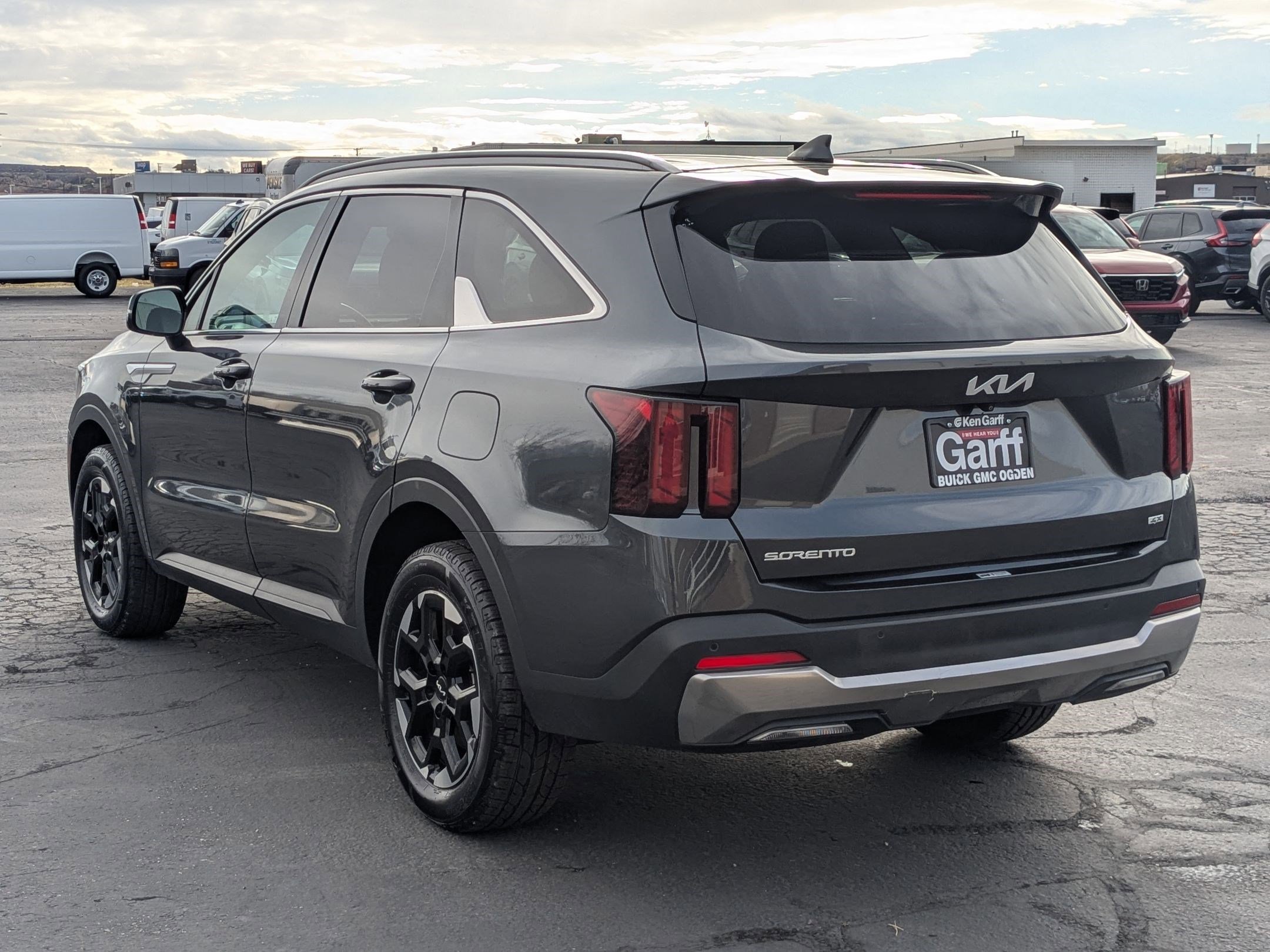 Used 2024 Kia Sorento S image 5
