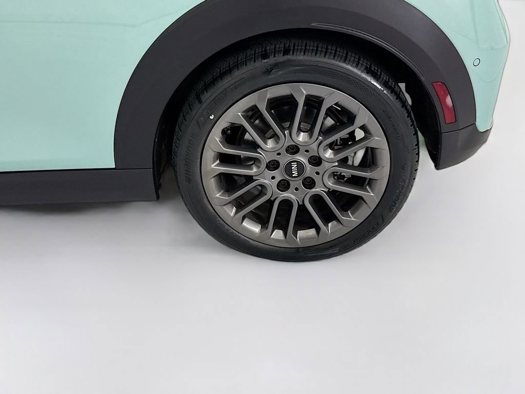 Certified 2025 MINI Cooper S image 32