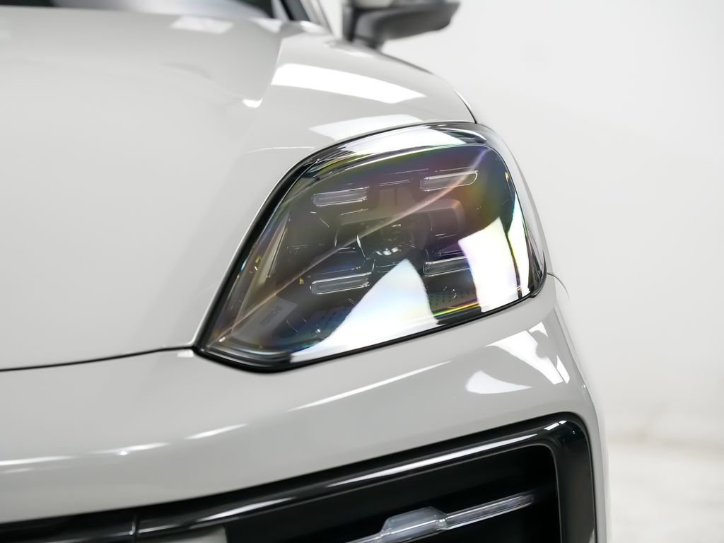 Certified 2024 Porsche Cayenne AWD/4WD image 7