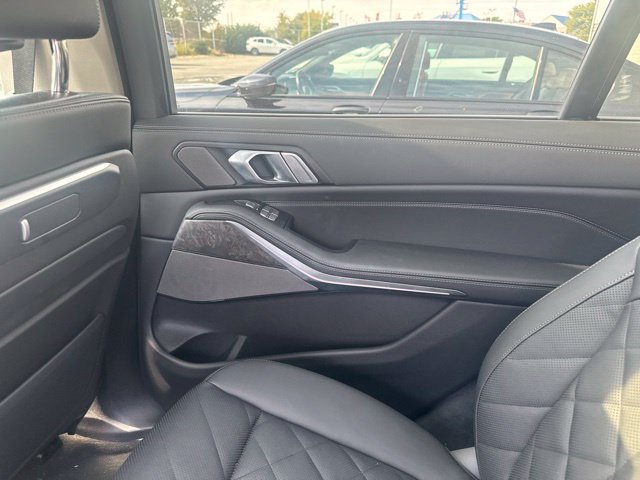 Used 2026 BMW X7 xDrive40i w/ Premium Package AWD/4WD image 19