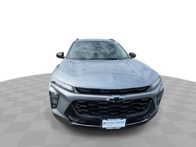 Used 2025 Chevrolet Trax ACTIV w/ Sunroof Package FWD image 3