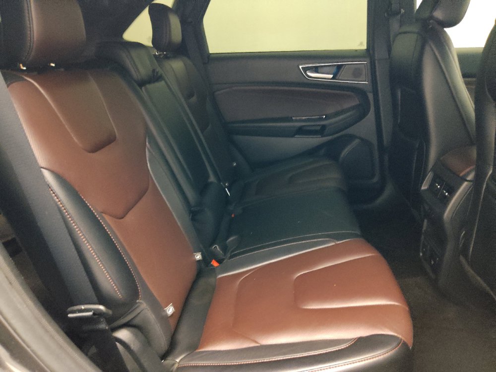 Used 2020 Ford Edge Titanium w/ Equipment Group 301A FWD image 19