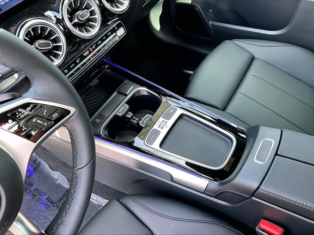 New 2026 Mercedes-Benz GLB 250 image 10