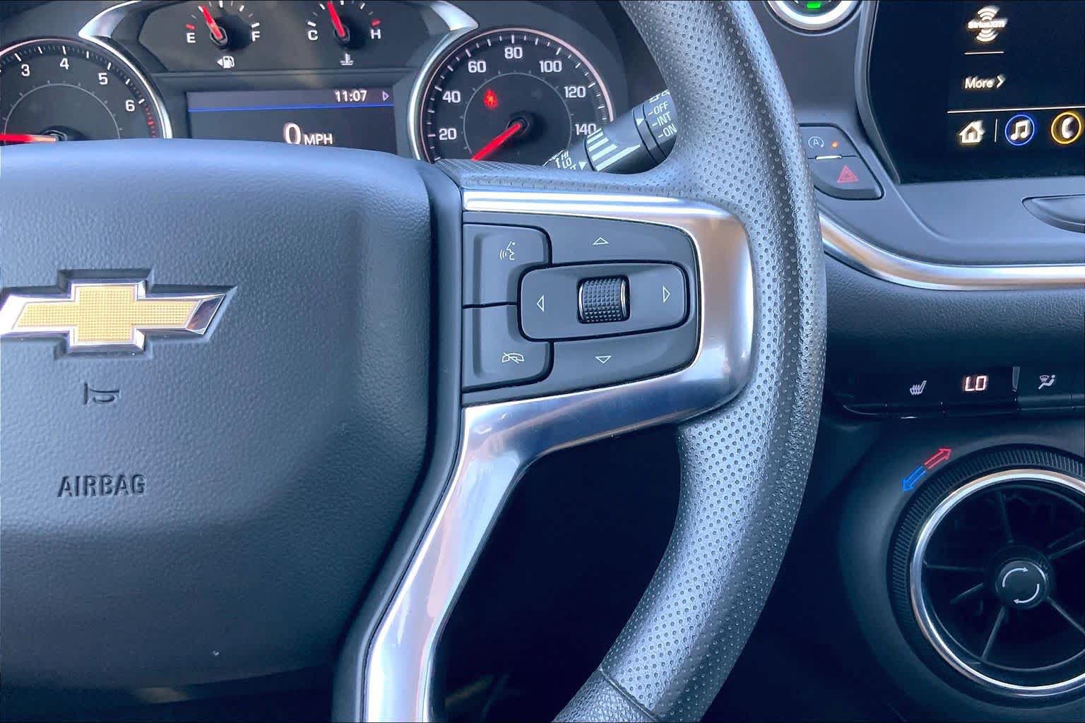 Used 2025 Chevrolet Blazer LT FWD image 23