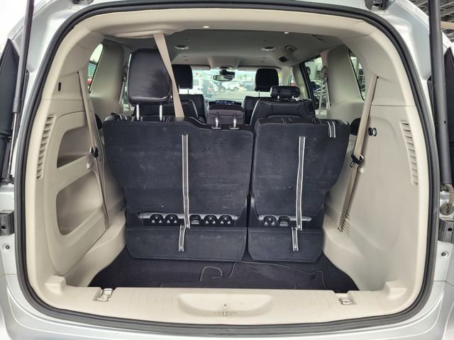 Used 2024 Chrysler Pacifica Touring-L image 19