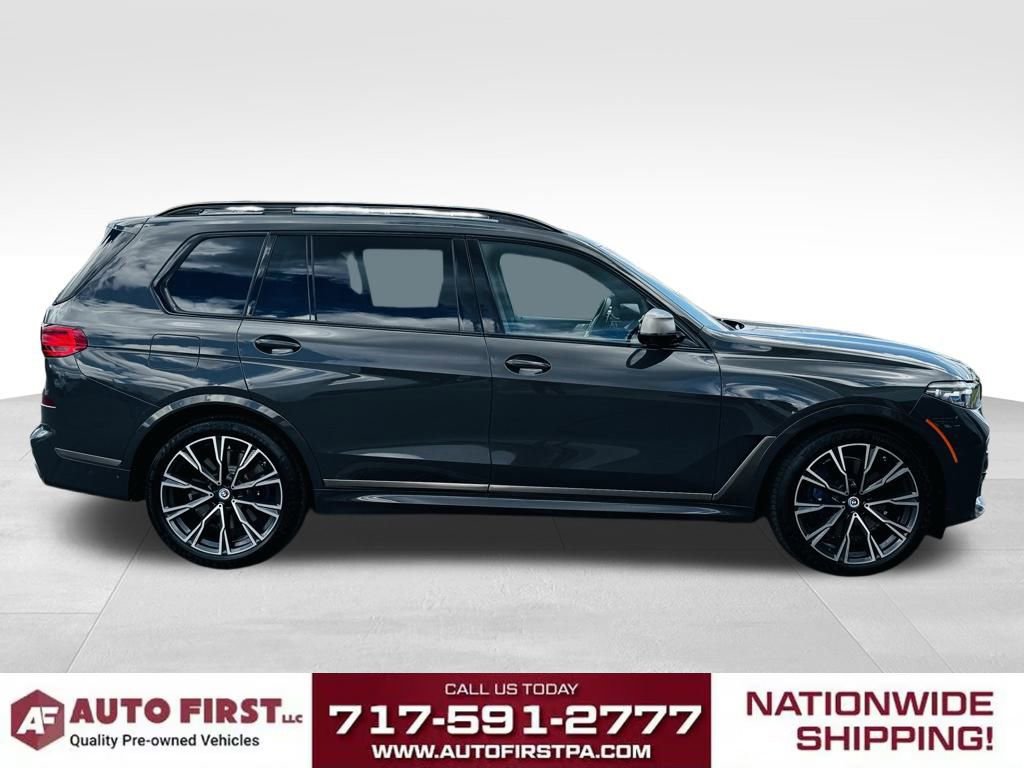 Used 2022 BMW X7 M50i w/ Executive Package image 2