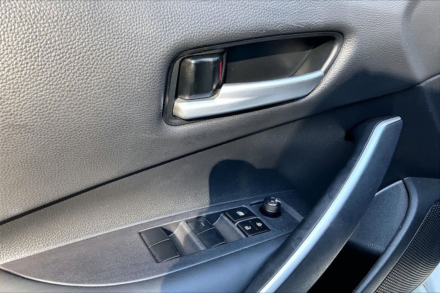 Certified 2024 Toyota Corolla SE w/ SE Premium Package FWD image 32