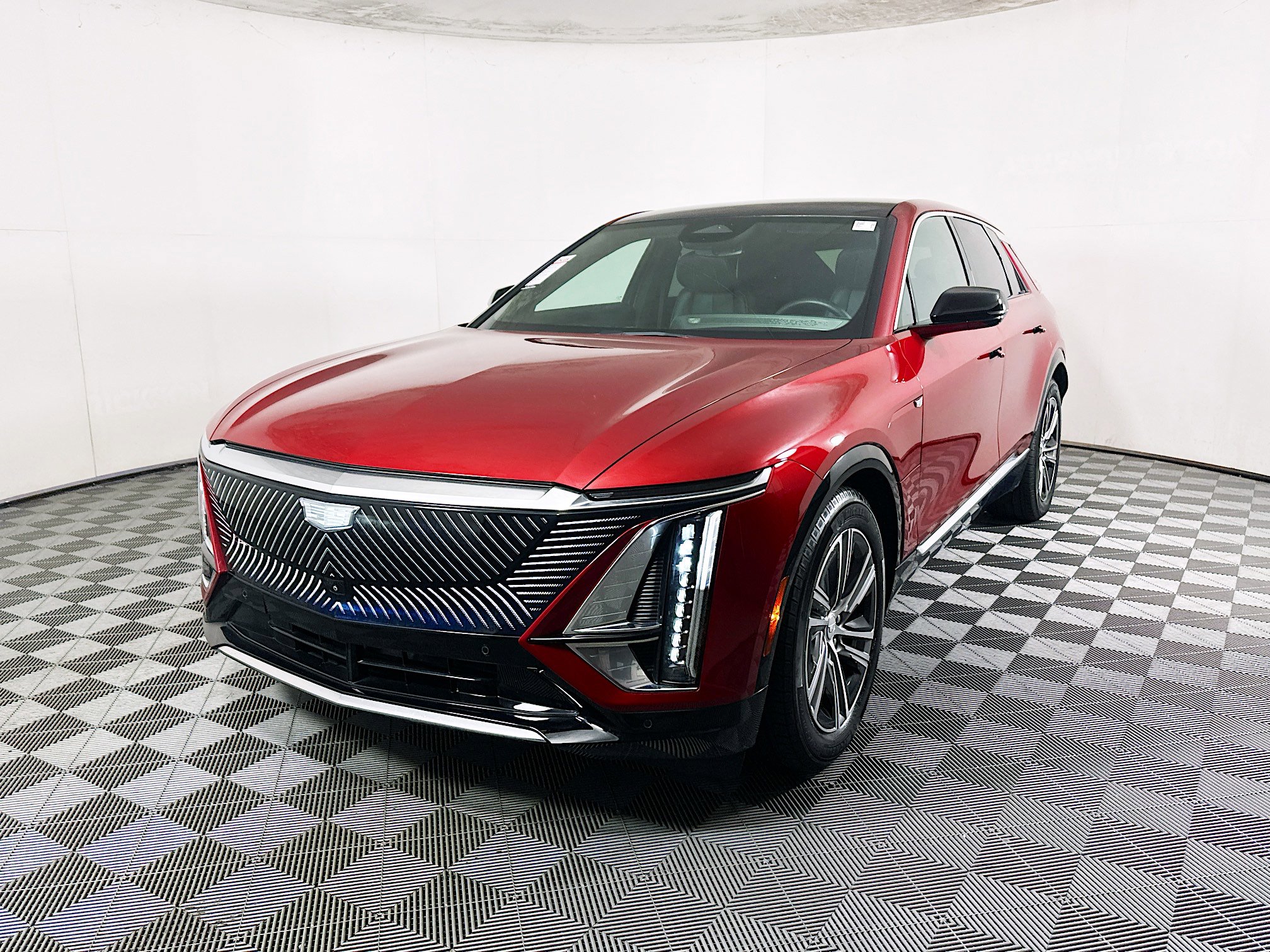Used 2024 Cadillac Lyriq Luxury RWD image 7