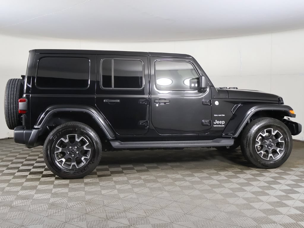 Used 2024 Jeep Wrangler Unlimited Sahara w/ Technology Group AWD/4WD image 18