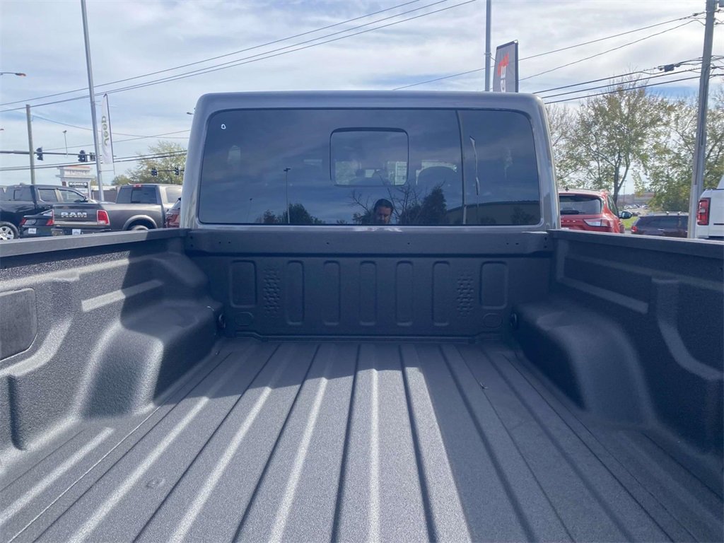 New 2025 Jeep Gladiator Sport image 10