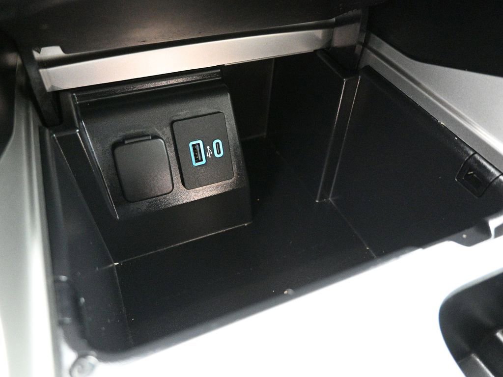 Used 2022 Ford Explorer XLT image 18