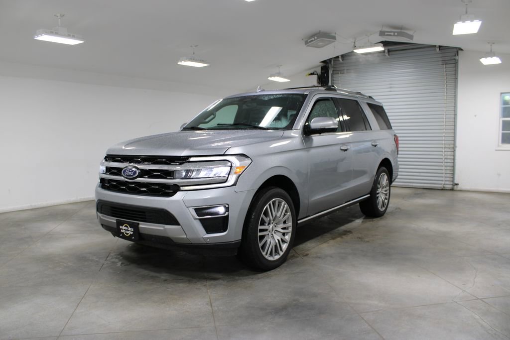 Used 2024 Ford Expedition Limited image 4