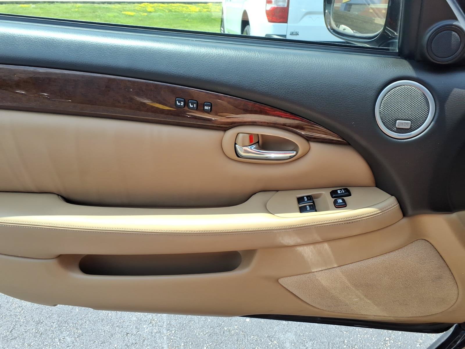 Used 2009 Lexus SC 430 Convertible RWD image 23