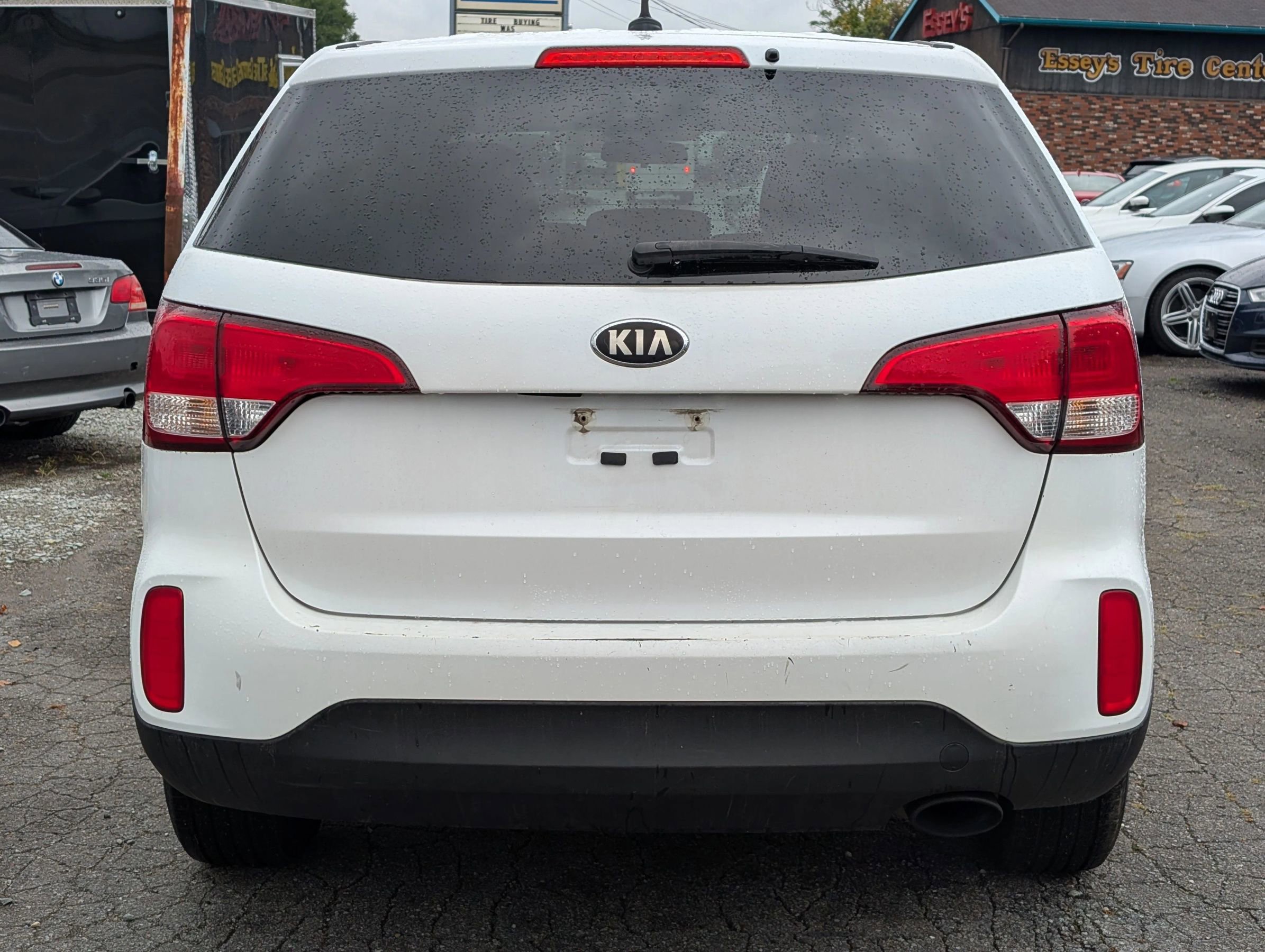 Used 2015 Kia Sorento LX image 4
