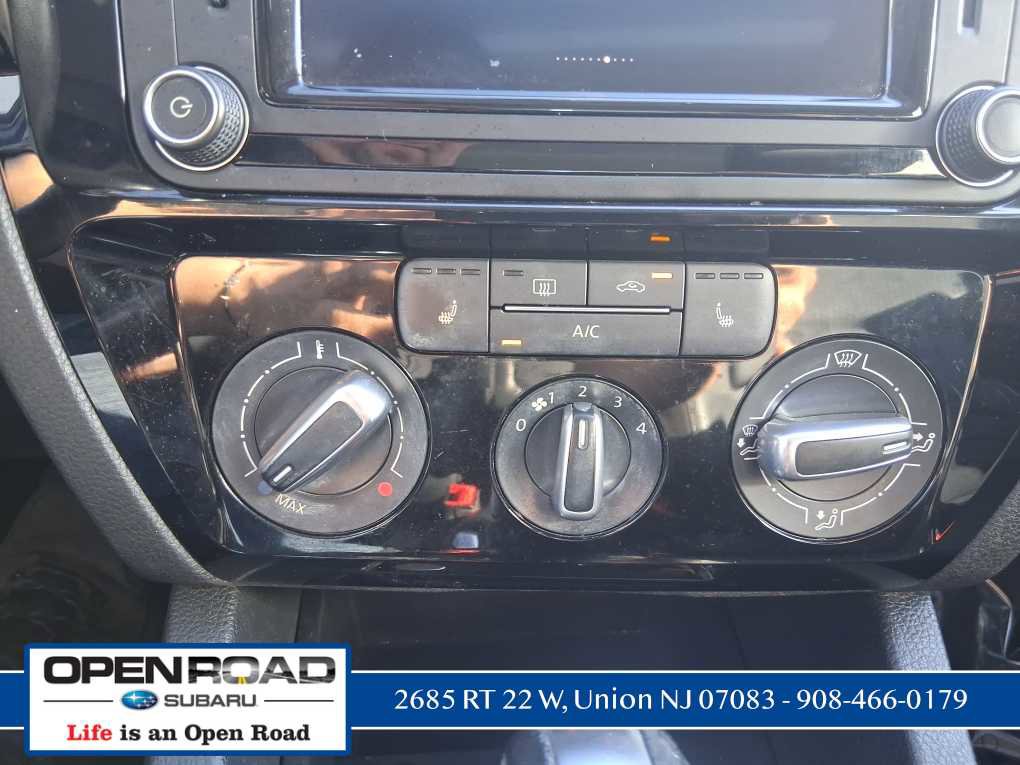 Used 2016 Volkswagen Jetta SEL image 23