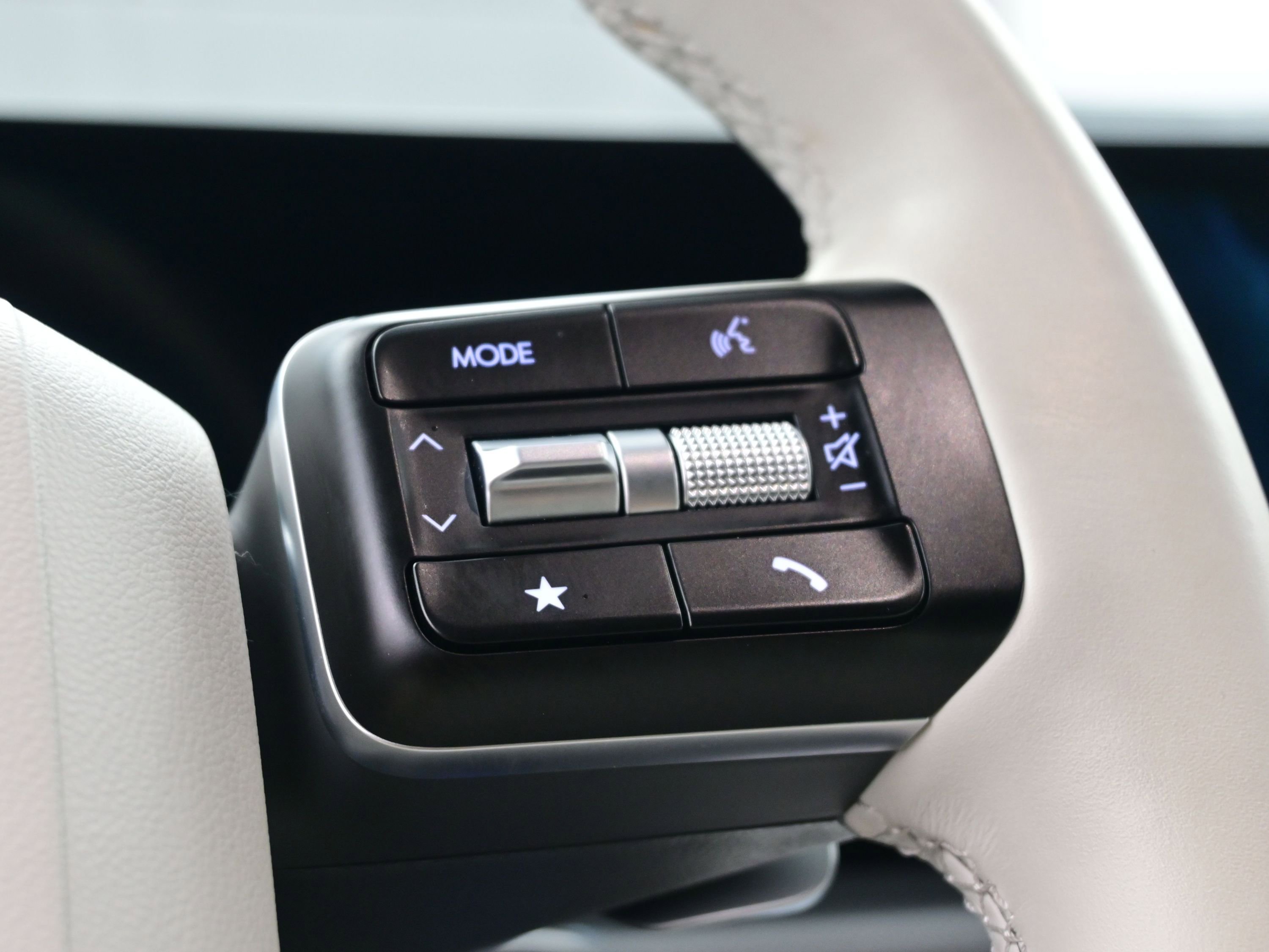 Certified 2026 Hyundai Santa Fe SE image 29