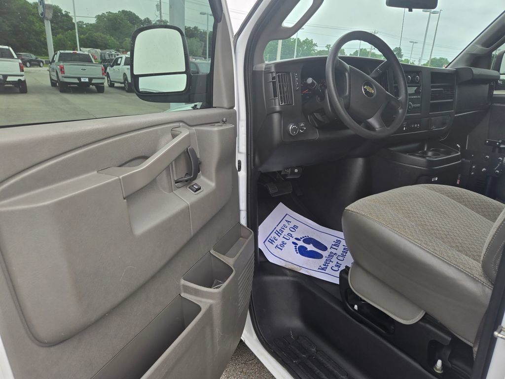 Used 2021 Chevrolet Express 2500 RWD image 6