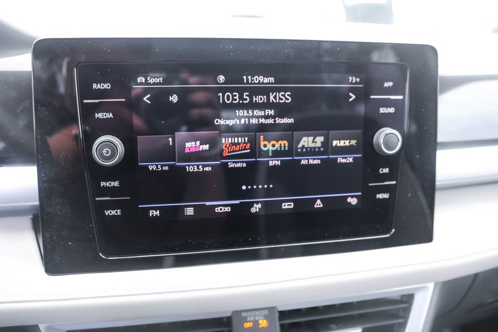 Used 2025 Volkswagen Taos SE image 21