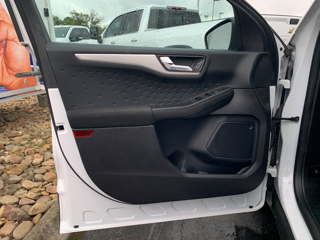 Used 2020 Ford Escape SE Sport image 17