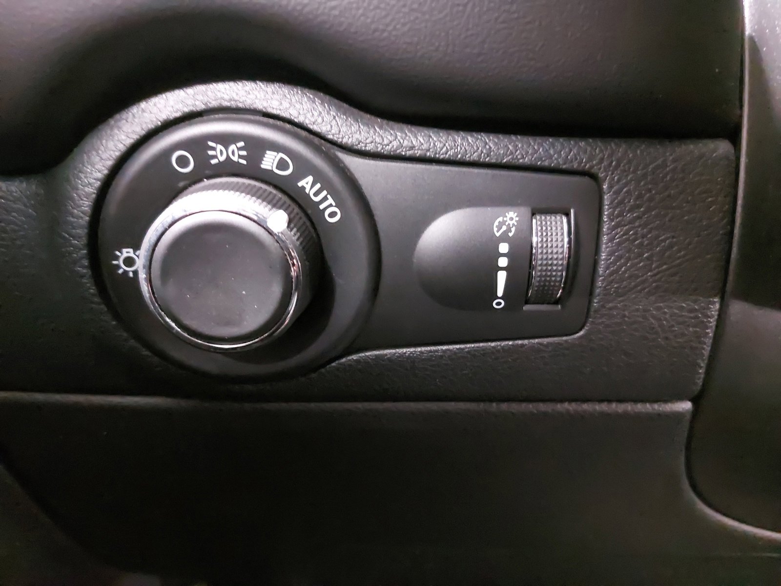 Used 2024 Dodge Durango GT image 28