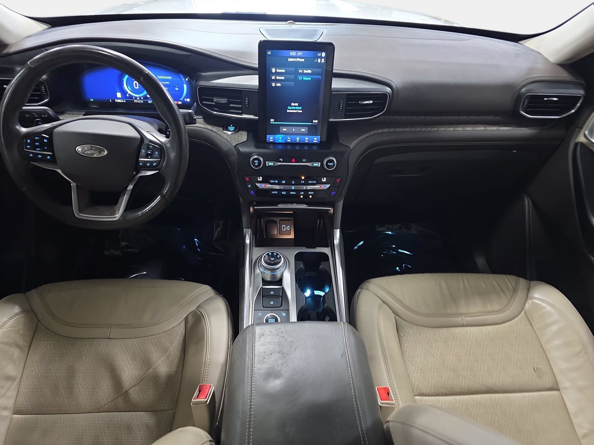 Used 2020 Ford Explorer Platinum w/ Premium Technology Package AWD/4WD image 9