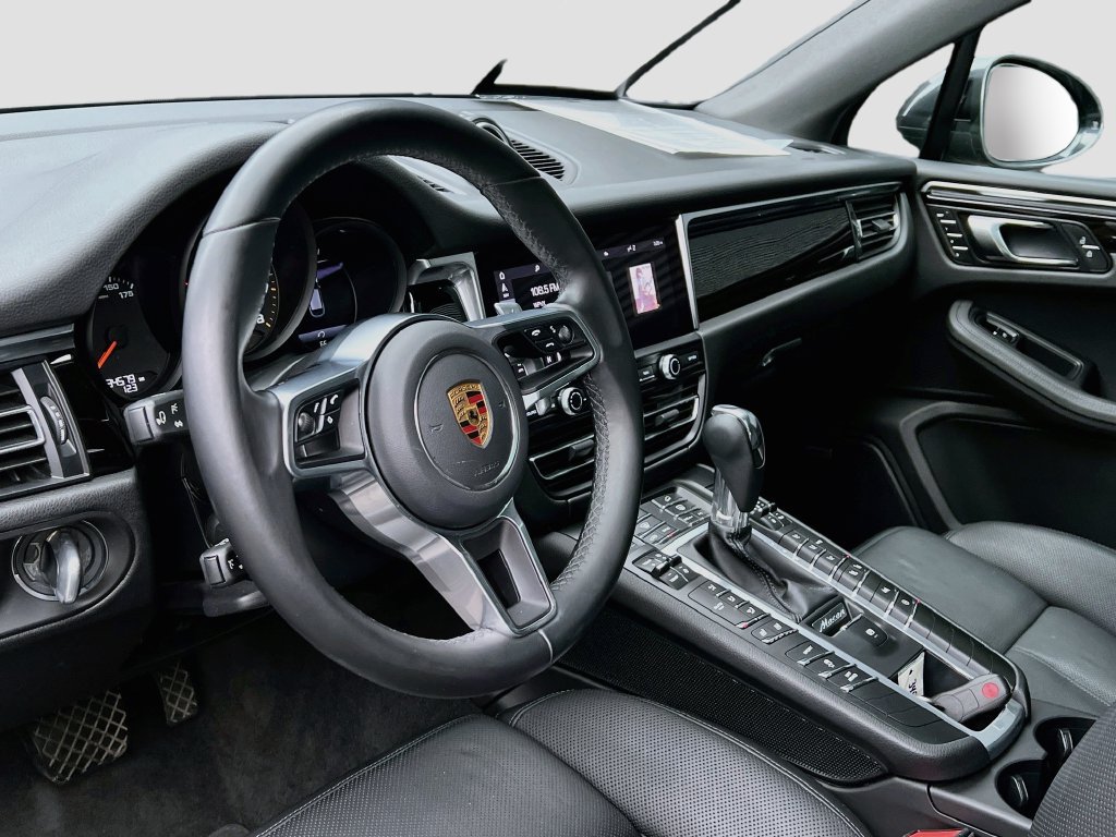 Certified 2021 Porsche Macan AWD/4WD image 22