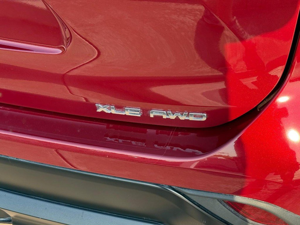 Certified 2024 Toyota Highlander XLE AWD/4WD image 6