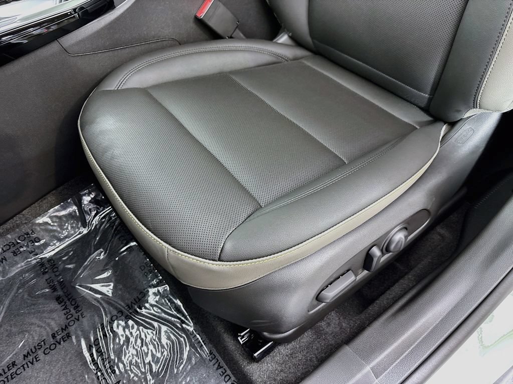 New 2026 Chevrolet Trax ACTIV w/ Sunroof Package FWD image 18