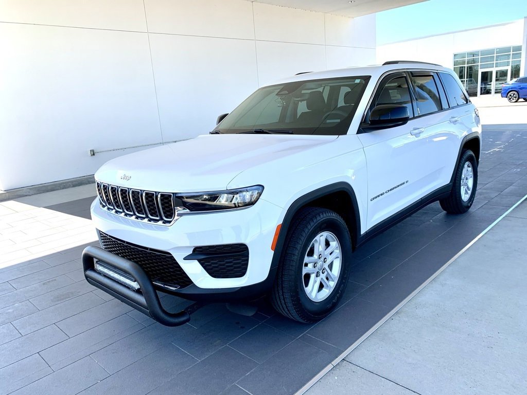 Used 2023 Jeep Grand Cherokee Laredo
