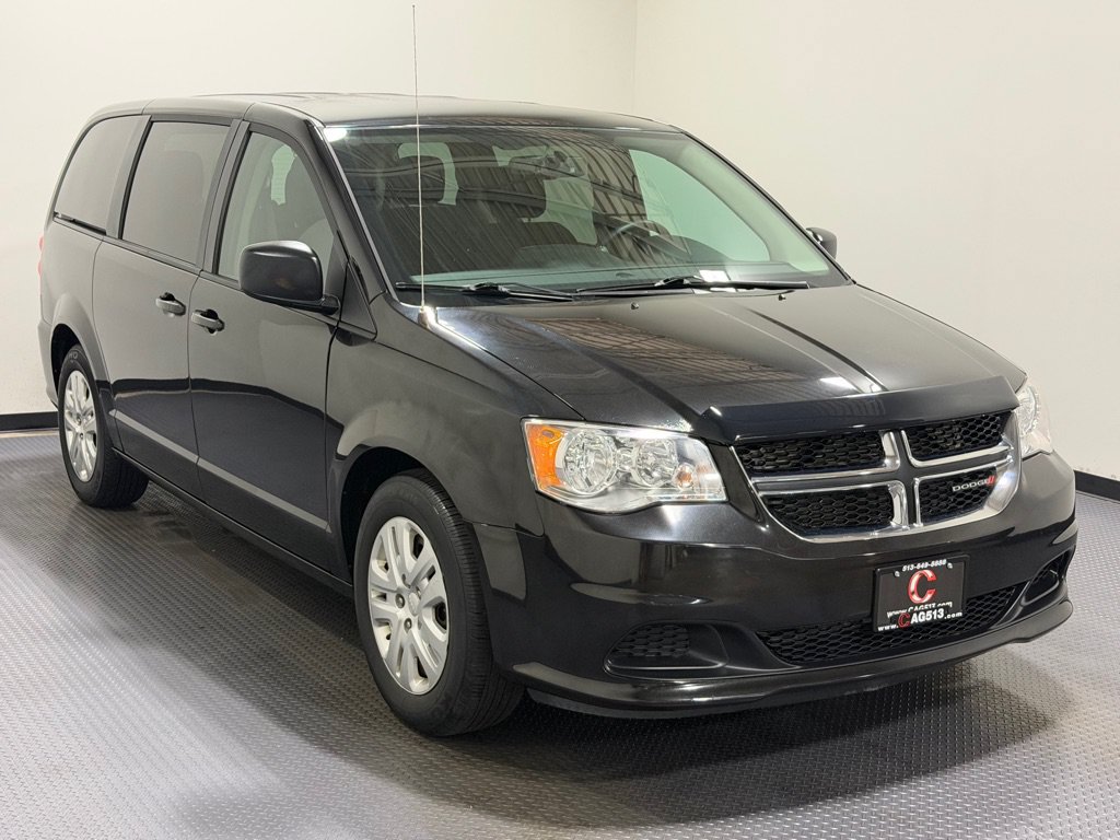 Used 2018 Dodge Grand Caravan SE w/ UConnect Hands-Free Group FWD image 4