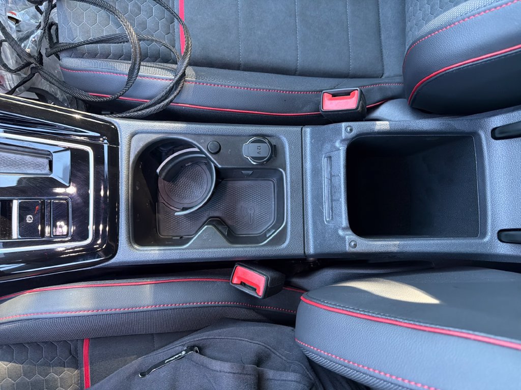 Used 2025 Volkswagen GTI SE FWD image 25