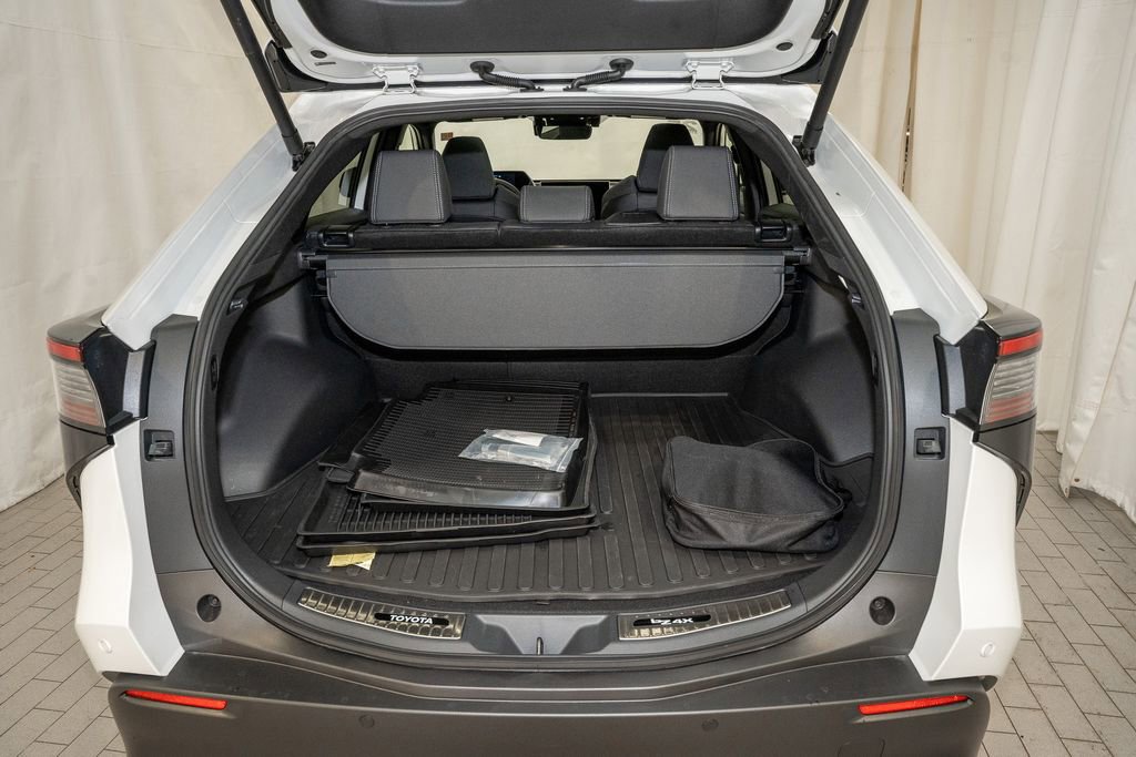 Used 2025 Toyota bZ4X AWD image 5