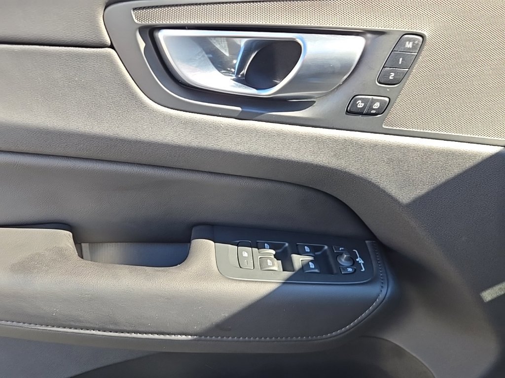 Certified 2024 Volvo XC60 B5 Core w/ Climate Package AWD/4WD image 23